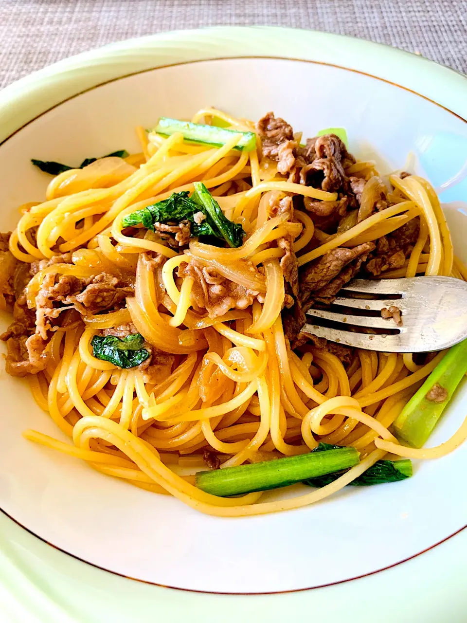 思いつきだけど思いの外美味しかった焼肉風パスタ🐂🥬🧅|ちはるさん