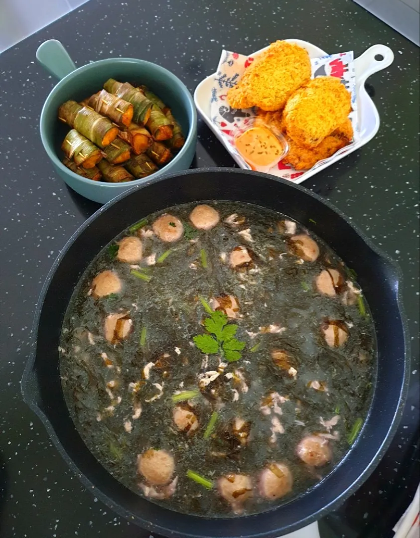 envymaqueen's dish Seaweed Soup w/ Meat Ball|envymaqueenさん