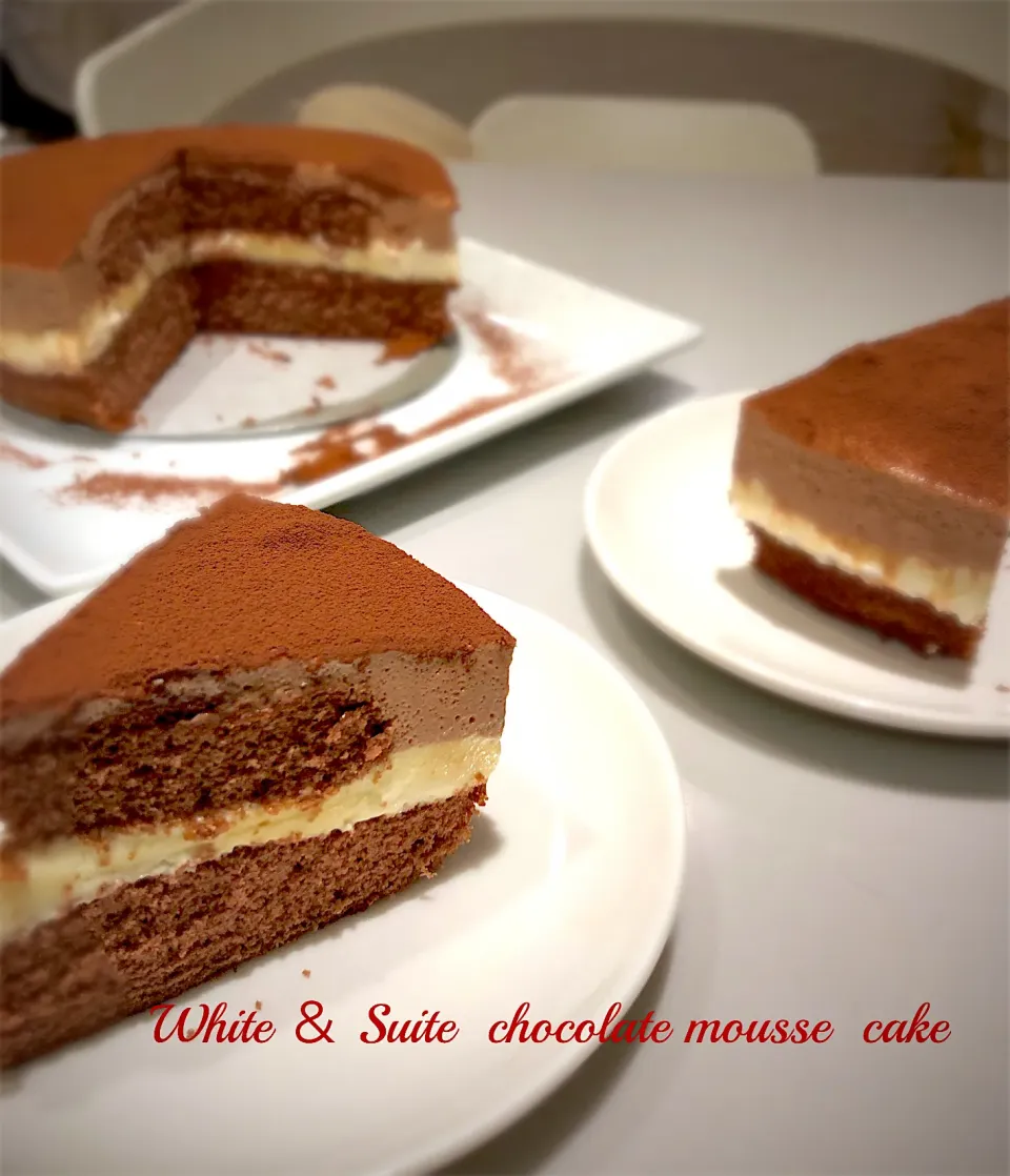 Snapdishの料理写真:White & Sweet chocolate mousse cake|yoshiさん