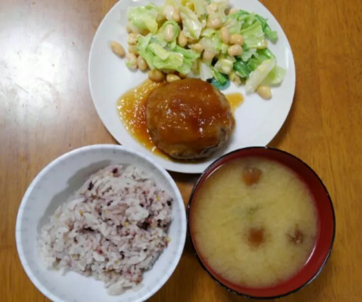 １２月２日　和風おろしハンバーグ　キャベツと大豆のマヨサラダ　なめことわかめのお味噌汁|いもこ。さん