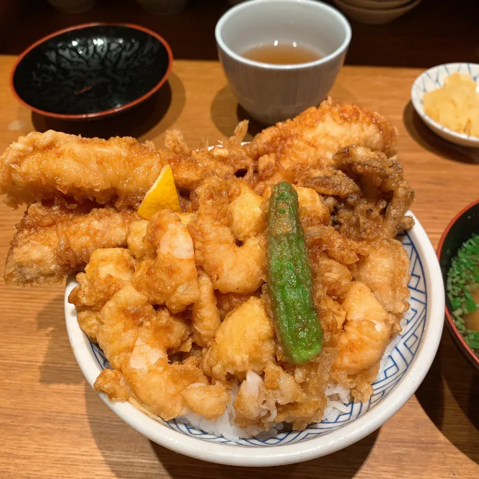 #天丼金子屋 赤坂店　バラ天丼上|たまさん