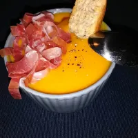 Vellutata di zucca con listarelle di prosciutto crudo|Elly_sunrise88さん