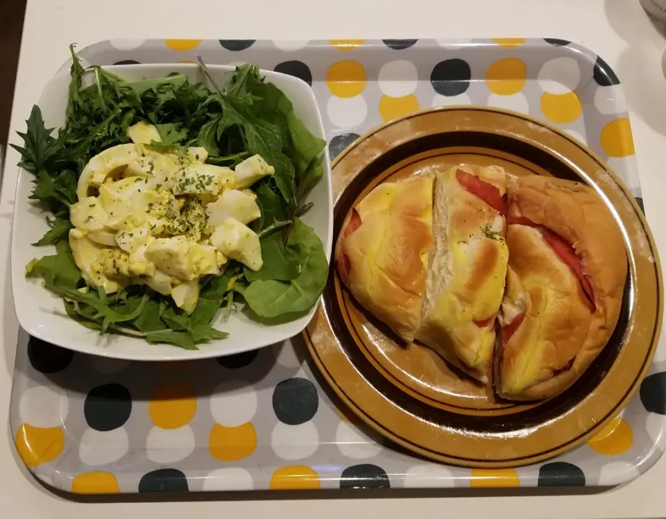 朝ごパンとたまごサラダ|ポロポロさん