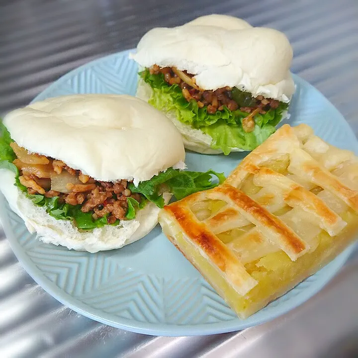 大豆のお肉のエスニックサンドとスイートポテトパイ|jun(・x・)さん