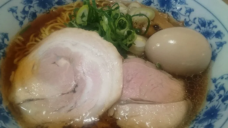 【2020年11月創業】
覆めん 花木
ラーメン（800円）
＋味玉（80円）
＠東中野
（JR新大久保駅から徒歩20分）
20252|大脇さん