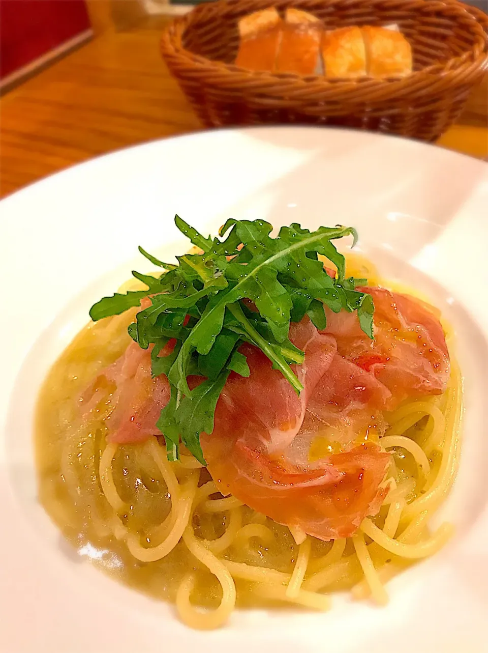 Snapdishの料理写真:サンダニエーレ産生ハムとグリーンオリーブソースのパスタ|ぴろさん