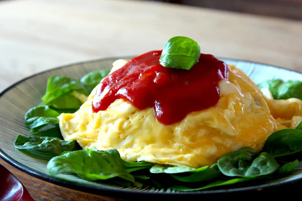 オムライスでお昼ごはん|よっすぃさん