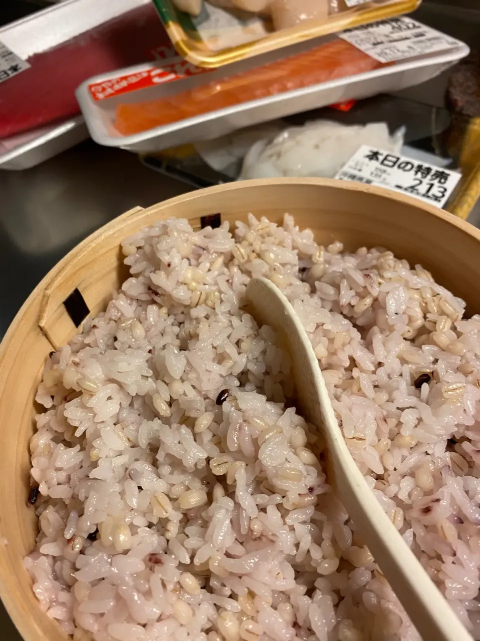 ご飯は圧力鍋で炊いてからお櫃にいれてます♪|marksweetsさん