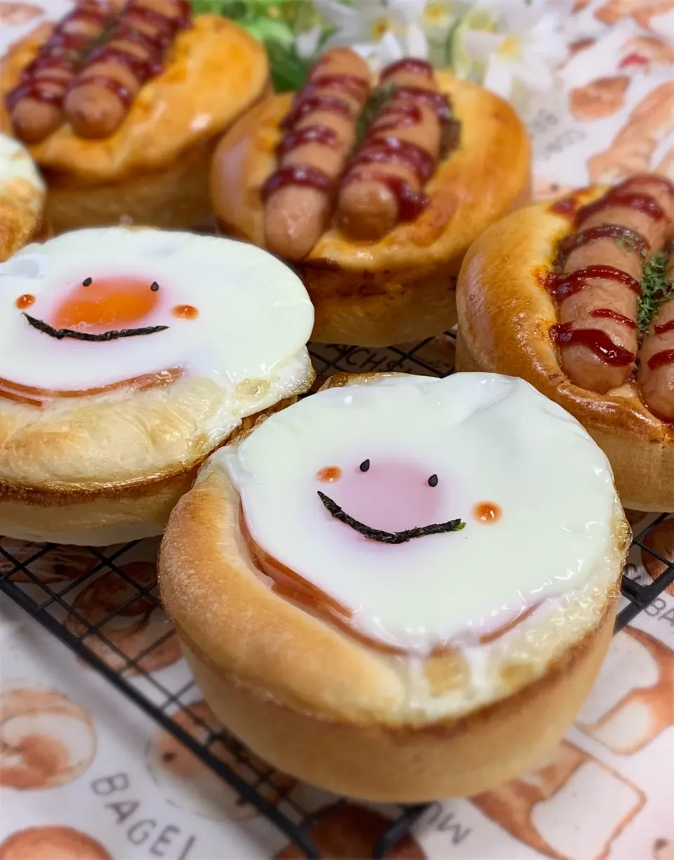 目玉焼きパン🍳とウインナーパン🌭|❁︎na--na❁︎Nさん