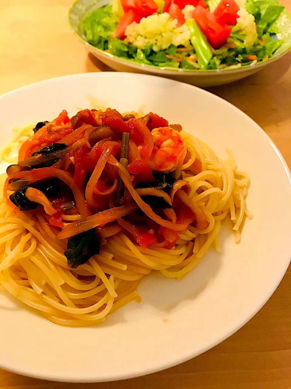 エビのトマトソースパスタ🦐|こまおさん