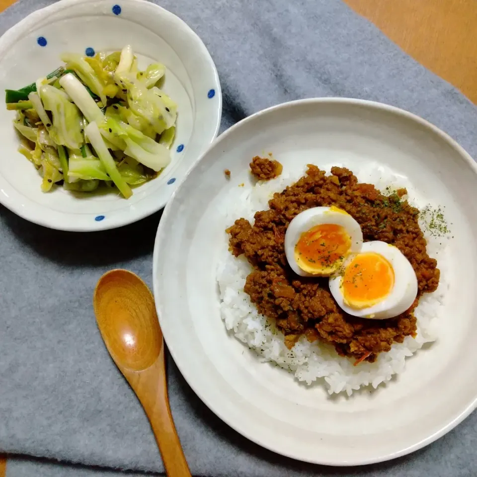 Snapdishの料理写真:キーマカレーとやみキャベと…|真希さん