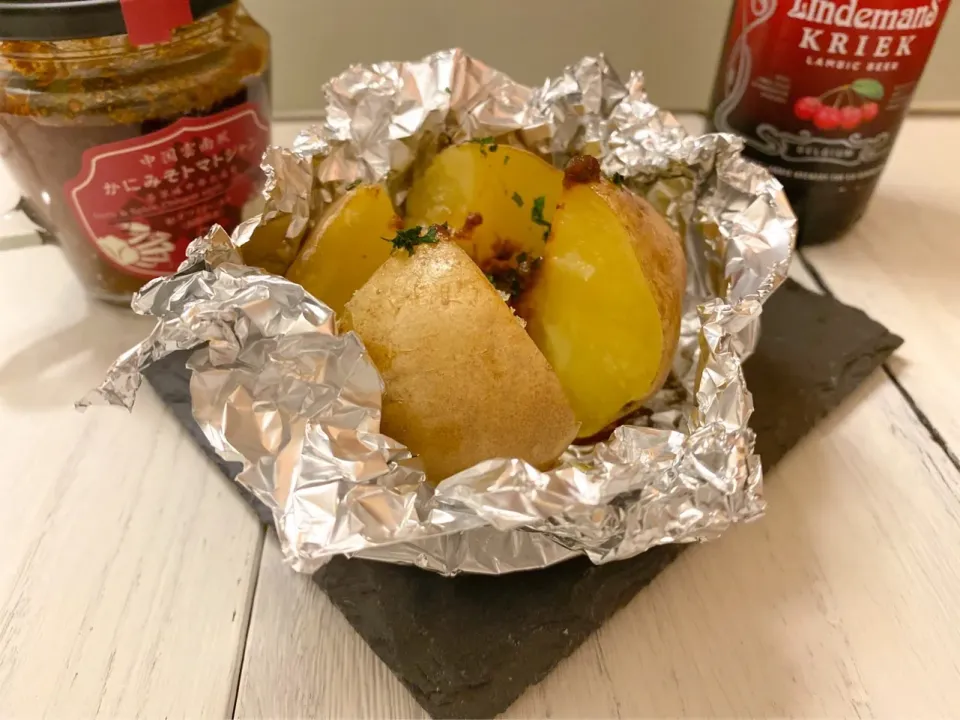 Baked Potato with Crab Tomalley Tomato Jiang ベイクドポテトとかにみそトマトジャン|ぶりてりあさん