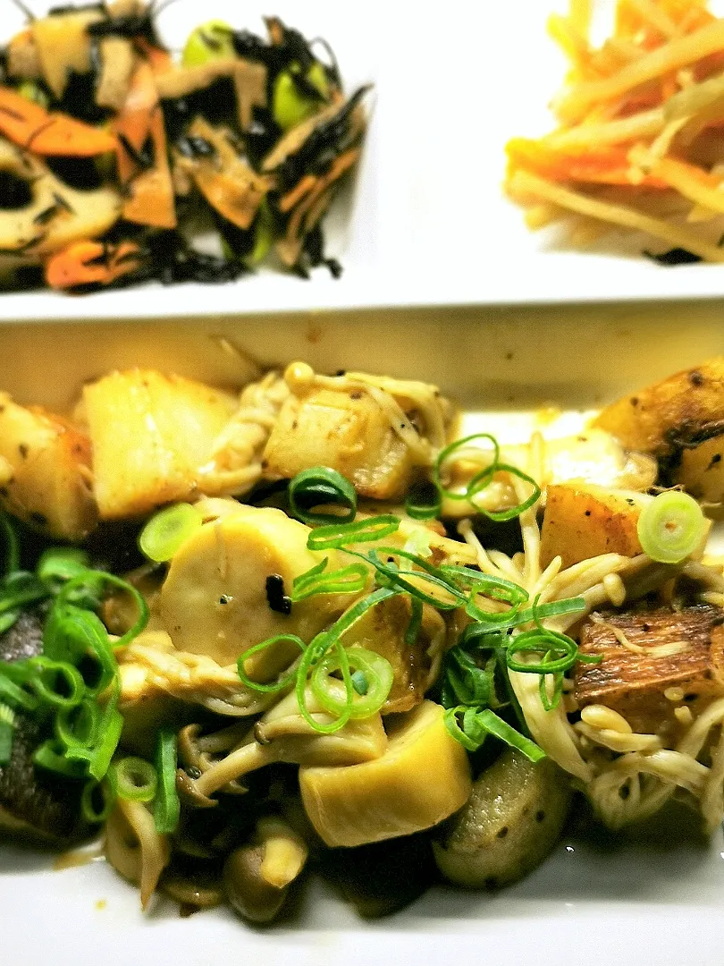 長芋ときのこ🍄の醤油バターソテー👍🤪|ペンギンさん