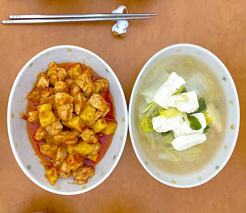 Lemon chicken fried with potatoes and chili sambal (singaporean one), plus miso with cabbage and tofu, all hot, itadakimasu|MI 「いどりす」さん