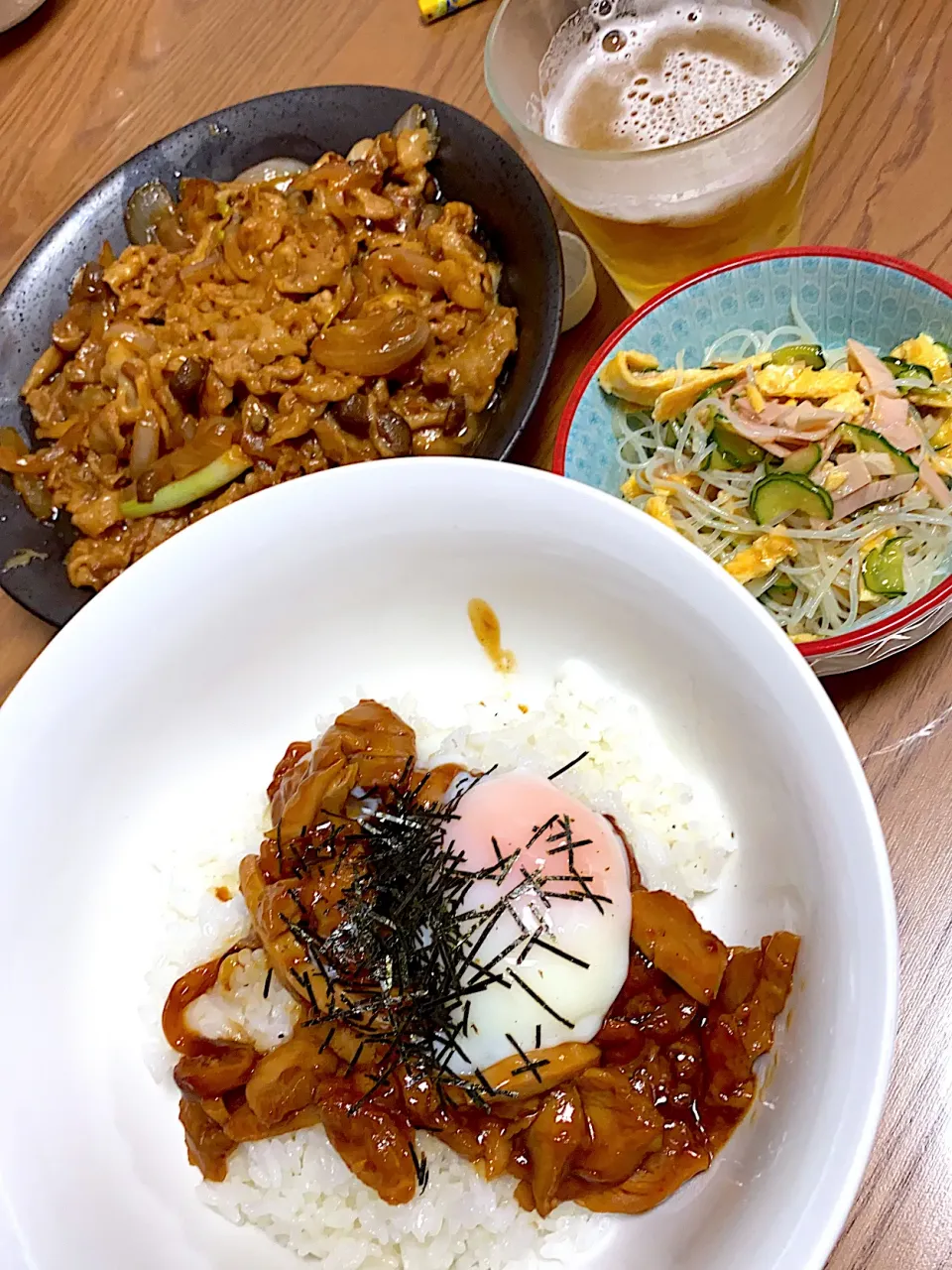 Snapdishの料理写真:照り焼きチキン丼、豚としめじの味噌チーズ炒め|ゆーママさん