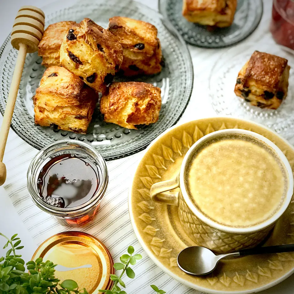 Snapdishの料理写真:悪くなりそうな、ホシノ 天然酵母で焼いたスコーン|M.Mさん