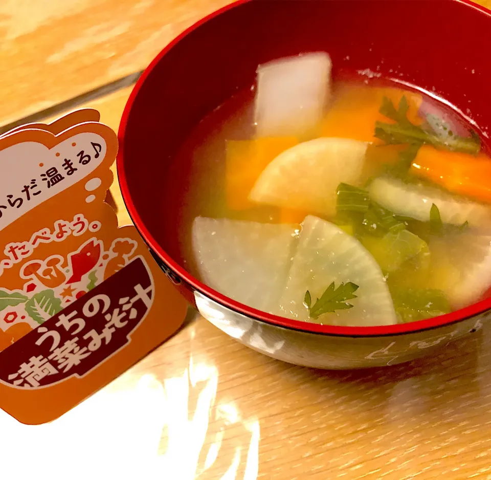 Snapdishの料理写真:冬野菜の味噌汁|Pecoさん