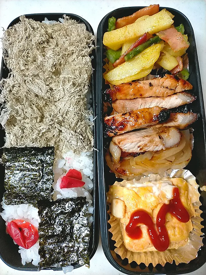 Snapdishの料理写真:豚肉・玉ねぎ魚焼きコンロ焼き
★豆腐・チーズ入り卵焼き
★じゃが・アスパラ・ベーコン炒め|芽亜里さん