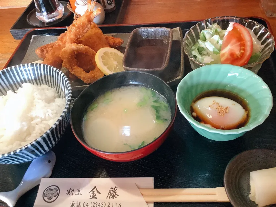 今日のランチは「ミックスフライ」定食😋|アライさんさん
