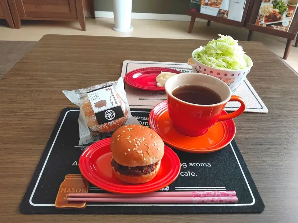 とんかつまい泉の、黒豚ミニメンチかつバーガー＆ミニヒレかつバーガー♪|えっこさん