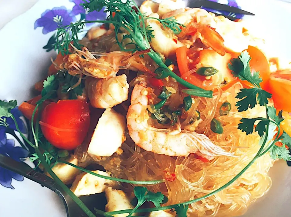 Homemade white noodle salad with pron |Thandar Soeさん