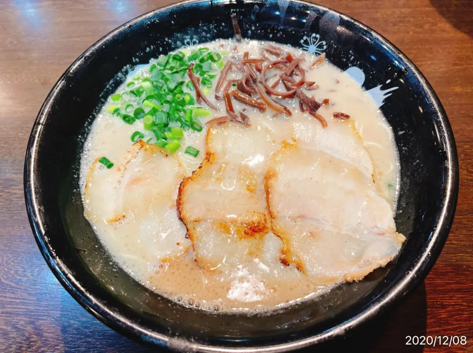 石田一龍　本店　　濃厚ラーメン|コージ💫さん