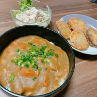 Snapdishの料理写真:カレーうどんとさつまいも天ぷら|まろぽんさん