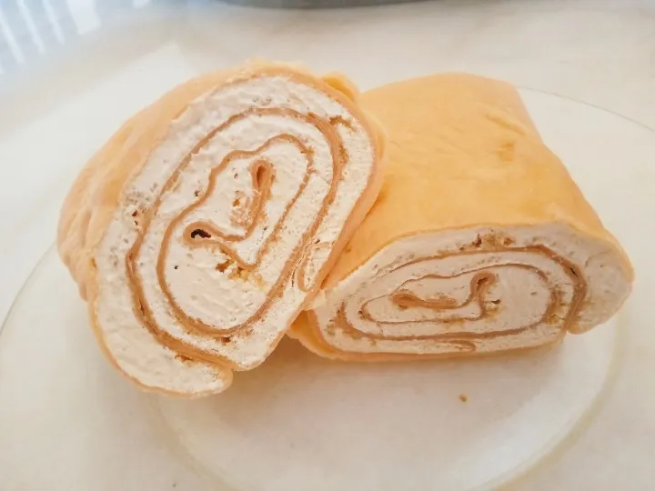 Rose Roll Crepe Cake with Coffee Cream|Nadirah Abuさん