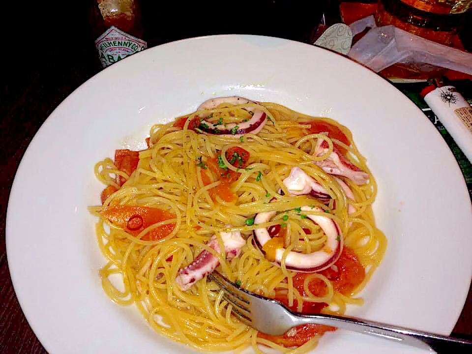 トマト🍅とイカ🦑のスパゲッティーペペロンチーノ🍝|Tomonori Tanakaさん