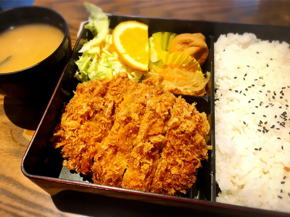 本日の日替り弁当（メンチカツ） ¥850|Blue Moon Caféさん