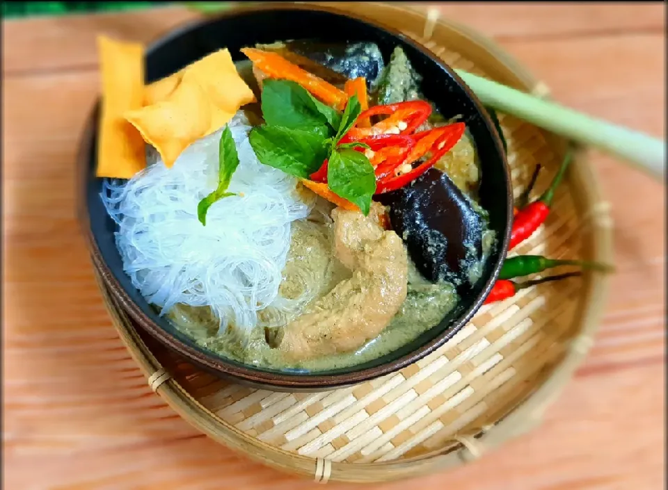 Green Curry Chicken Cellophane Noodle|Heng💝さん