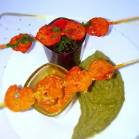 Snapdishの料理写真:Shrimp skewers and broccoli puree|mcriss_gさん