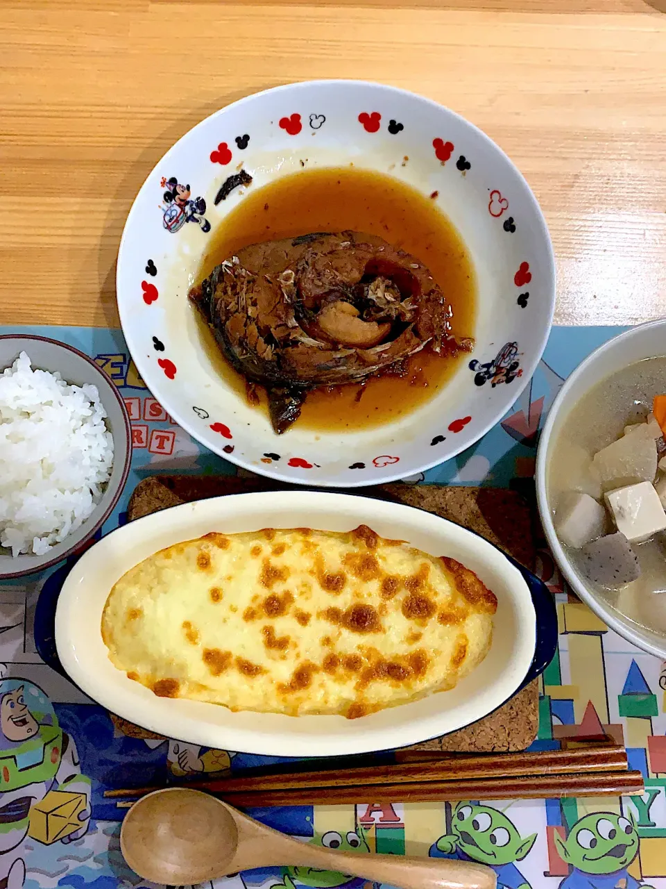 ・とろろチーズ焼き　・鯉の甘煮　・けんちん汁|ぺろたんさん