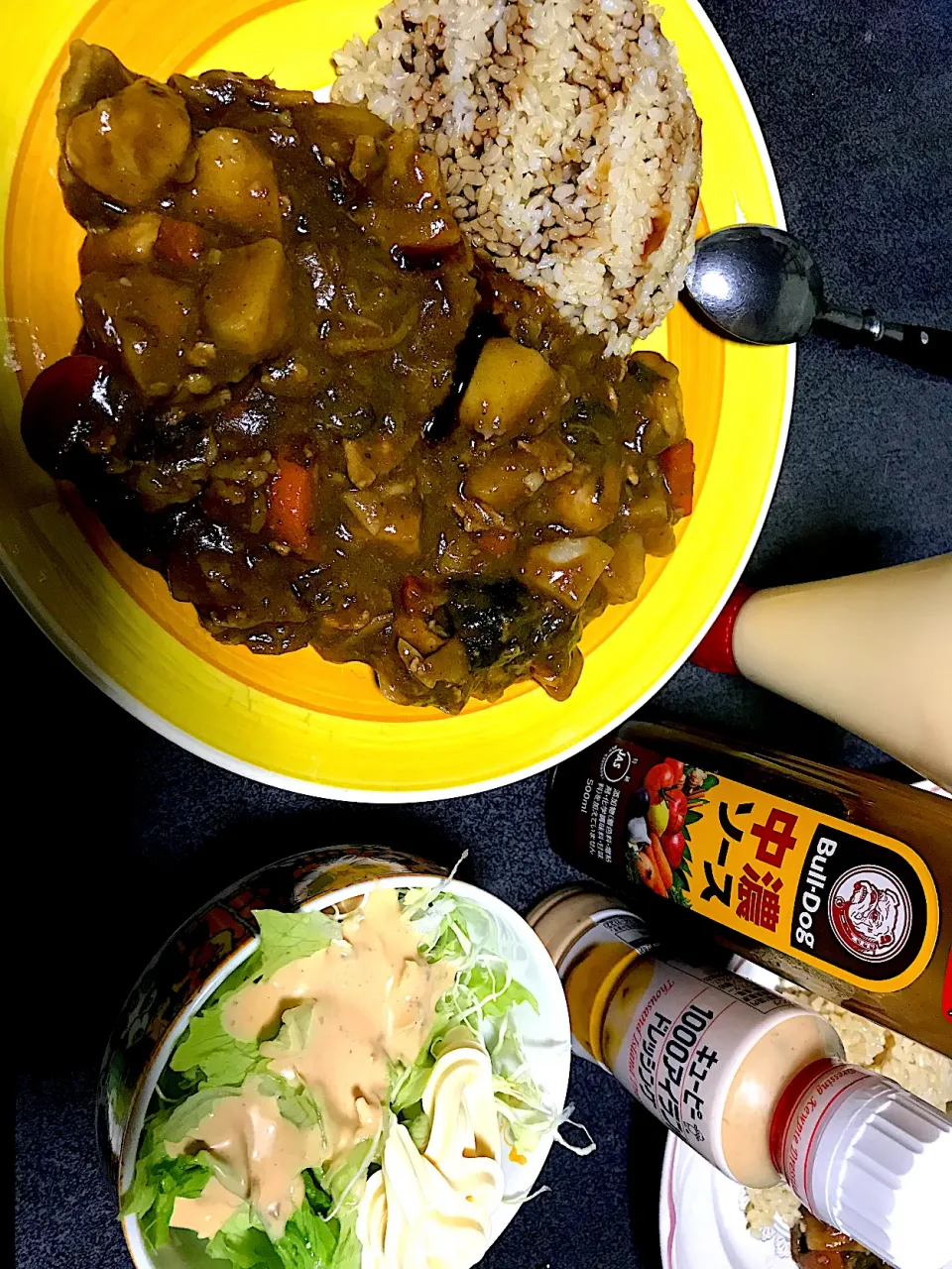 Snapdishの料理写真:ソースはご飯の方にかける派で、ハチミツはカレーの方にかける派です #夕飯　昨日の焼肉からのじゃが里芋カブの葉カブ野菜たっぷりカレー玄米ライス、レタスキャベツサラダ|ms903さん