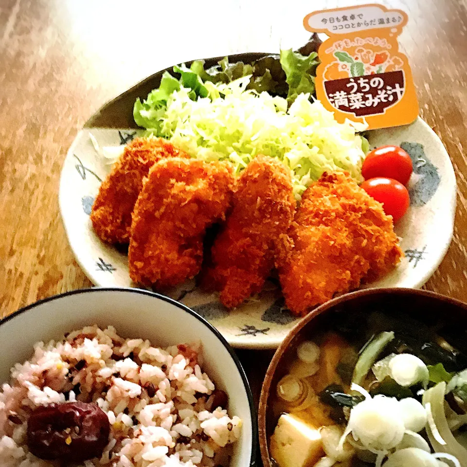 豆腐とワカメの味噌汁withキノコとキャベツの芯。ちきんかつ|プチテンよすさん