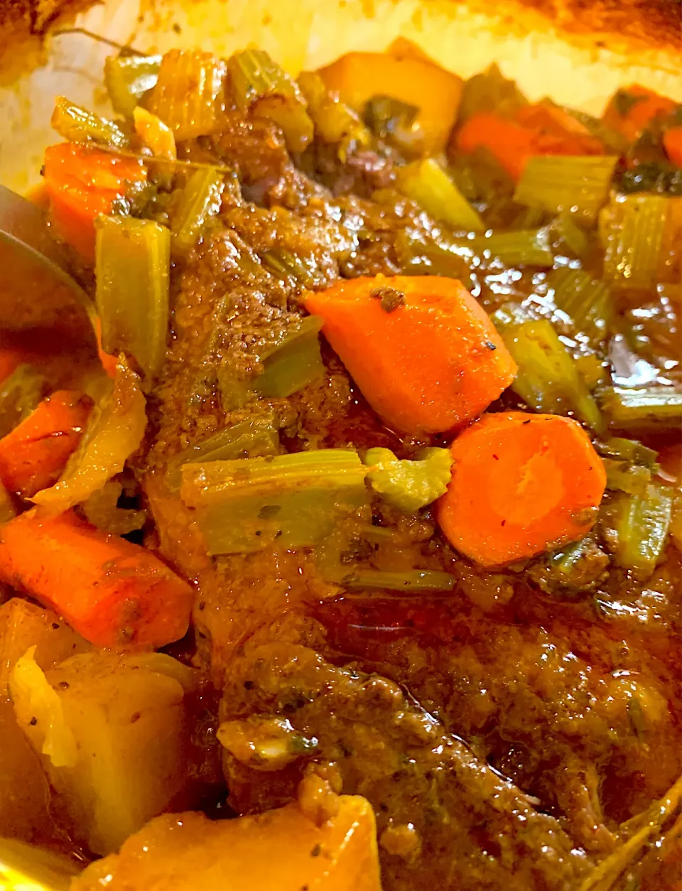 Low-Carb Pot Roast with Vegetables & Gravy|Alma's Home Kitchenさん