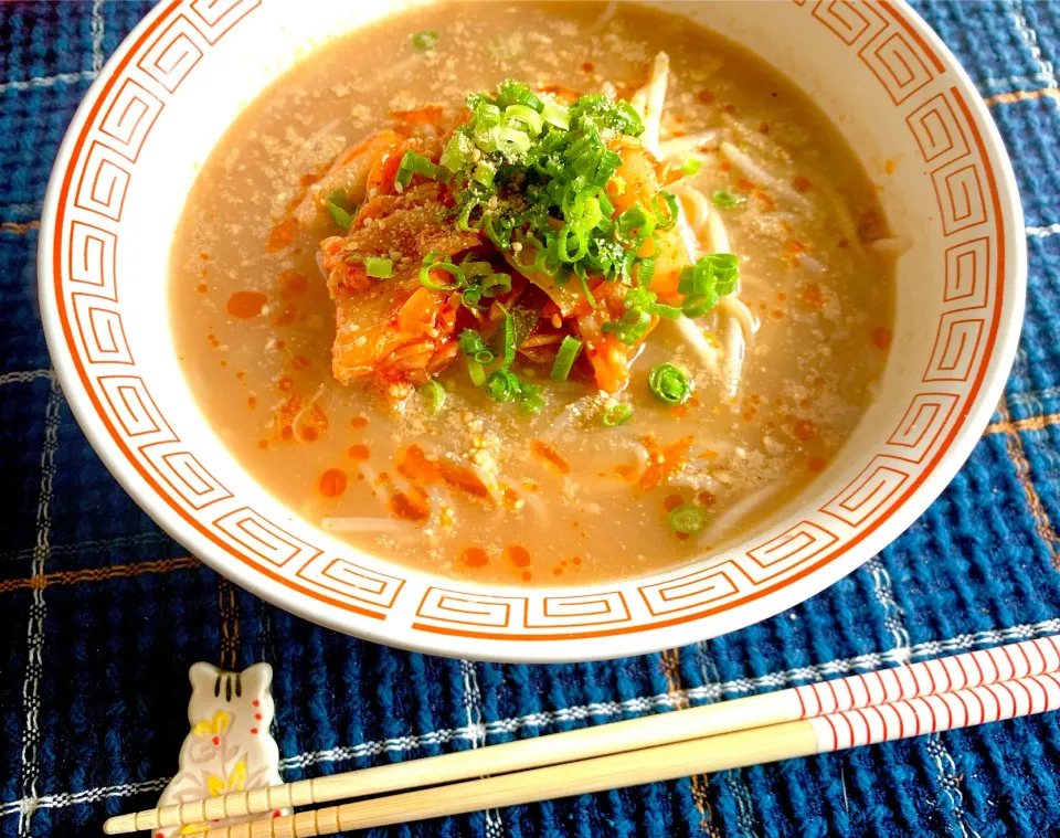 Snapdishの料理写真:鶴橋冷麺を温麺で🍜|ひろりんさん