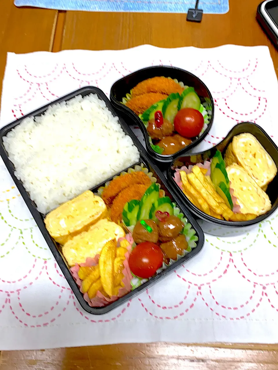 Snapdishの料理写真:12月11日金曜日コロッケ弁当|アッキーさん