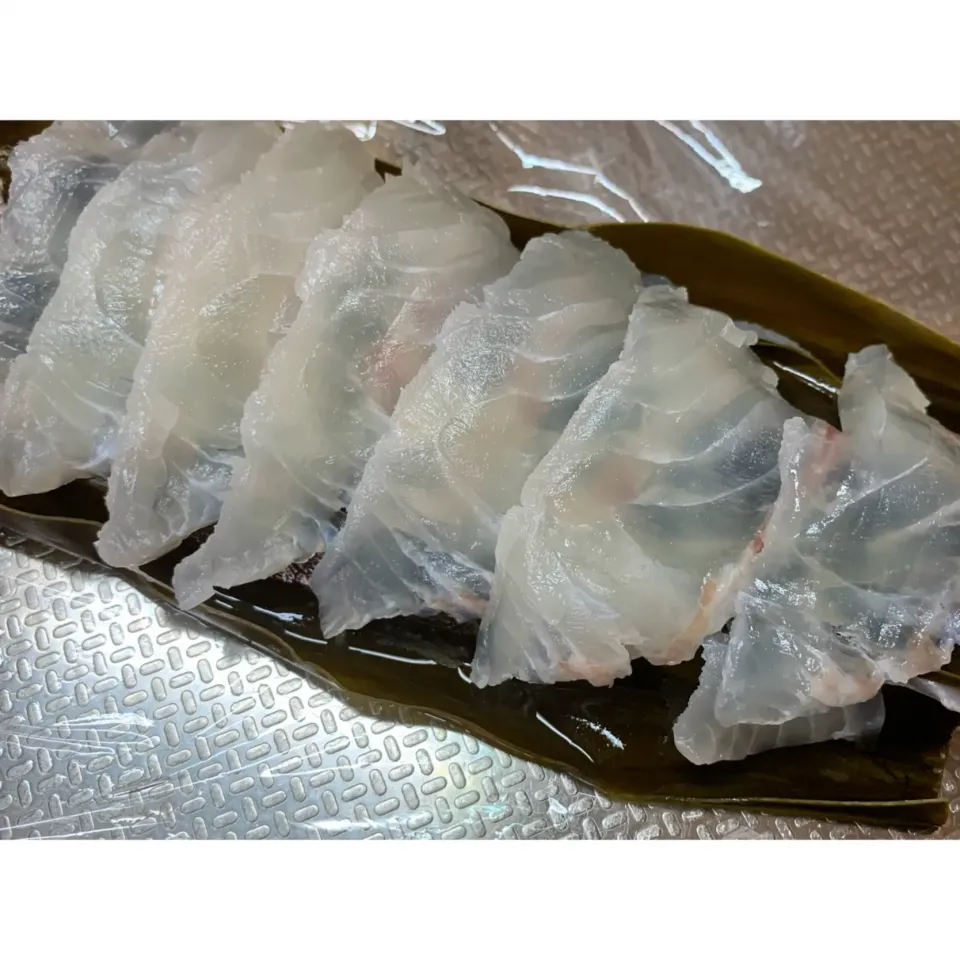 鯛の昆布締め🐟|HALさん