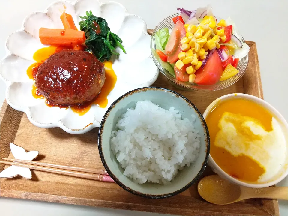 Snapdishの料理写真:ハンバ~グです😋|Yoshiko Miyazakiさん