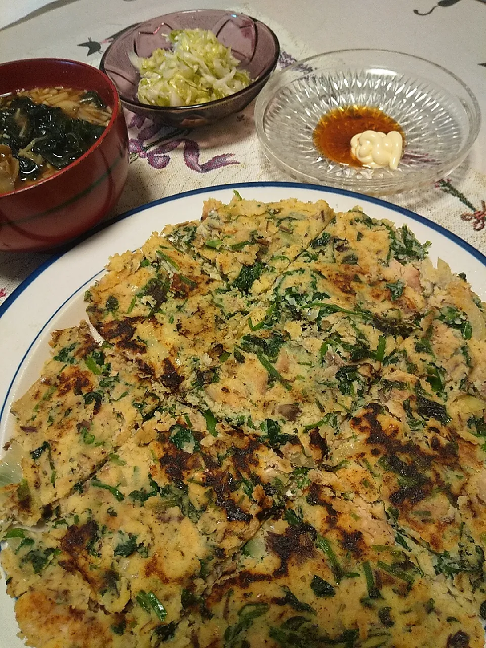 今日のお昼
※おからパウダーで大根おろしとサバ缶のチヂミ
※きのことワカメのお味噌汁
※酢キャベツ|れあMIXさん