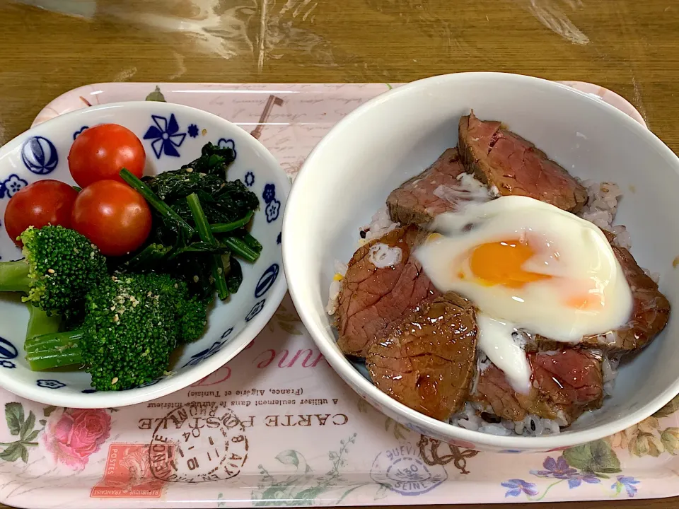 ローストビーフ丼|ももさん