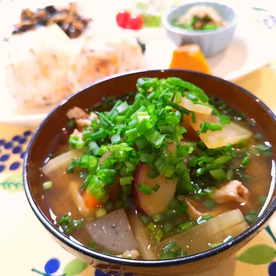 余り野菜のお味噌汁💓|ゆかのさん