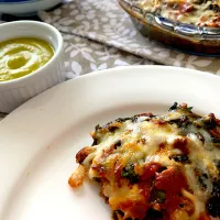 Snapdishの料理写真:Ground beef kale casserole and broccoli soup|Sakieeeeenさん