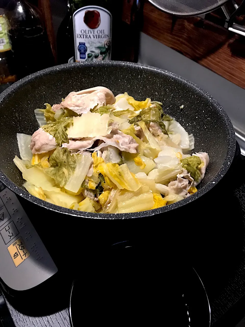 Snapdishの料理写真:白菜と豚の酒蒸し&檸檬ぽん酢🍋|coronさん