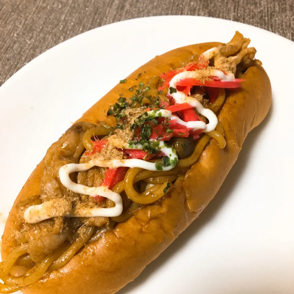 今日の朝ご飯🥞焼きそばドッグ（カツオ粉たっぷり）|marioさん