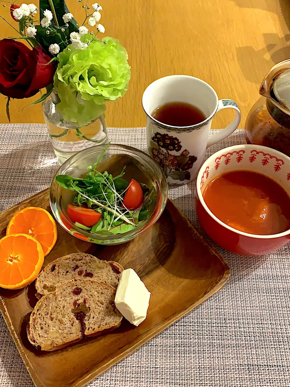 昨日焼いたドライフルーツのパンで朝食|Mikaさん