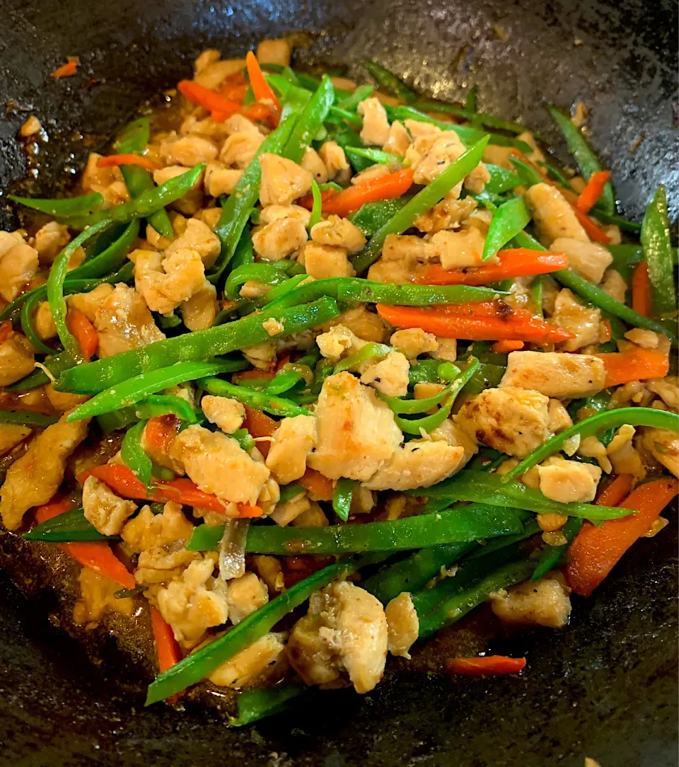 Chickens and Snow peas stir fry-Fry|Alma's Home Kitchenさん