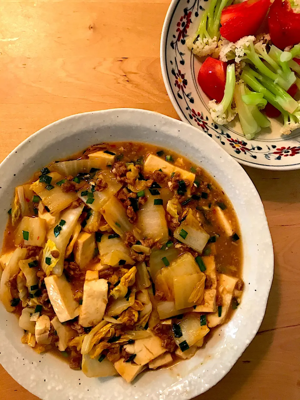 Snapdishの料理写真:大豆ミートを使って♡豆腐と白菜の麻婆炒め|こまおさん