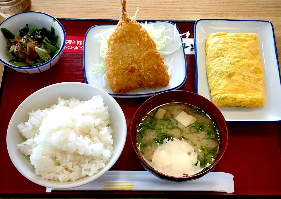 今日のランチは久々に＂マイ定食＂    (まいどおおきに食堂)|mottomoさん